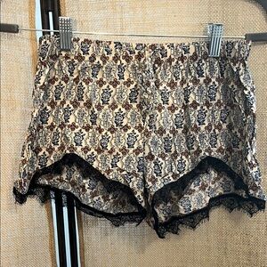 ❤️❤️❤️Cotton Candy Floral Lace Trim Shorts - Black, Cream, Brown